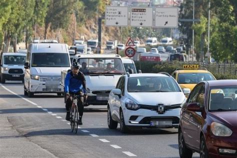 İ­z­m­i­r­­d­e­ ­p­a­z­a­r­ ­g­ü­n­ü­ ­b­a­z­ı­ ­y­o­l­l­a­r­ ­a­r­a­ç­ ­t­r­a­f­i­ğ­i­n­e­ ­k­a­p­a­t­ı­l­a­c­a­k­